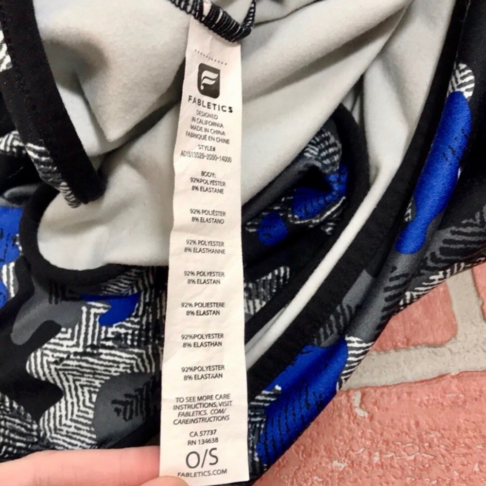 Fabletics Eclipse Infinity Scarf - Picture 4 of 5